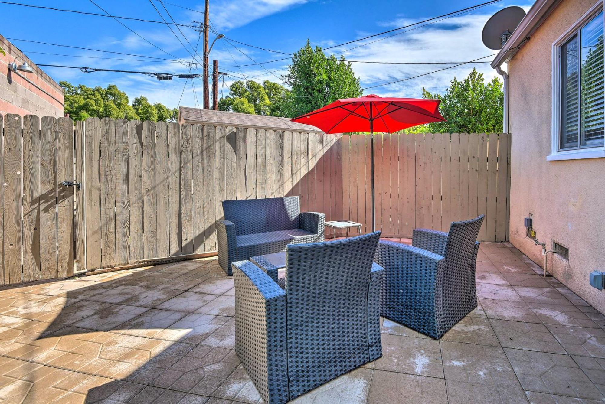 Villa Stylish And Modern Burbank Gem With Private Yard! Esterno foto